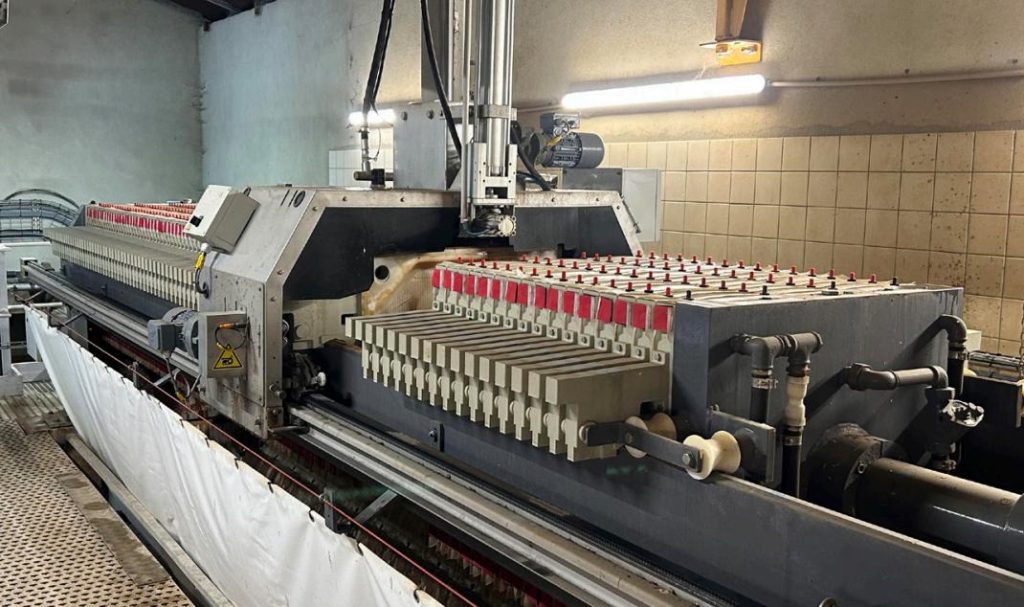 Mesin filter press pabrik kelapa sawit untuk pengolahan sludge dan pemulihan minyak